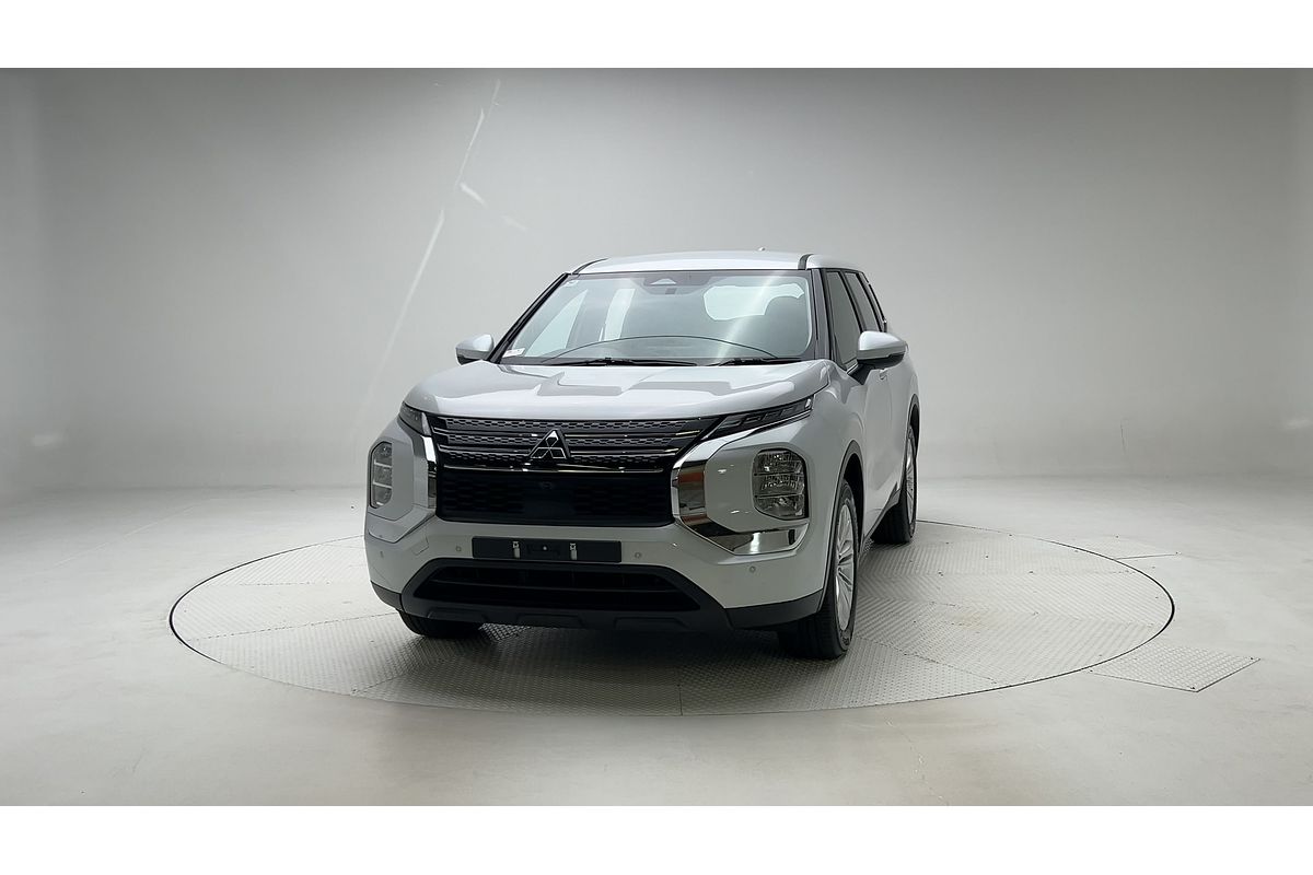 2023 Mitsubishi Outlander ES ZM