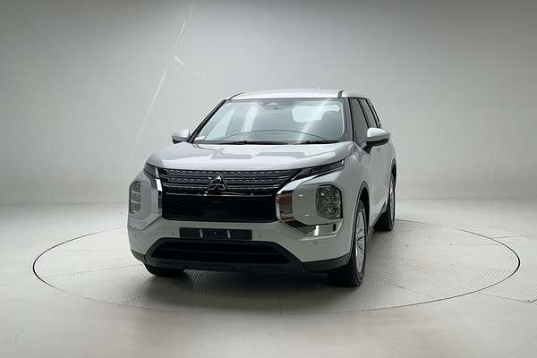 2023 Mitsubishi Outlander ES ZM