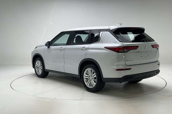 2023 Mitsubishi Outlander ES ZM