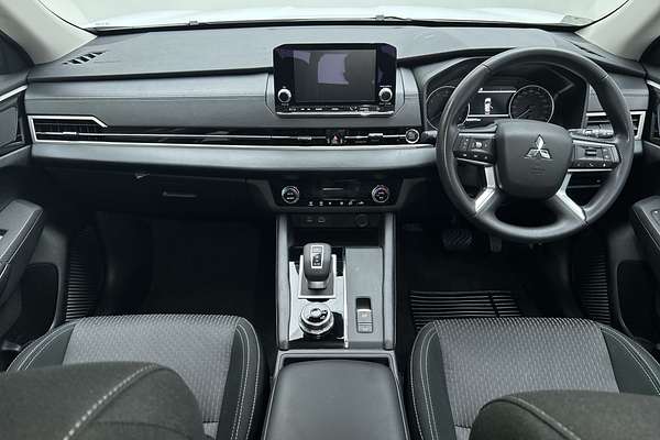 2023 Mitsubishi Outlander ES ZM