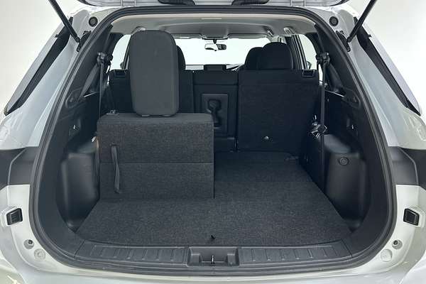 2023 Mitsubishi Outlander ES ZM