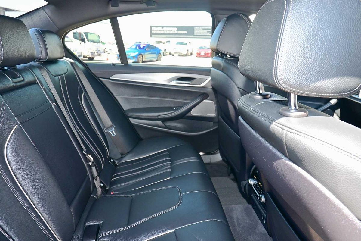 2022 BMW 5 Series M550i xDrive G30 LCI