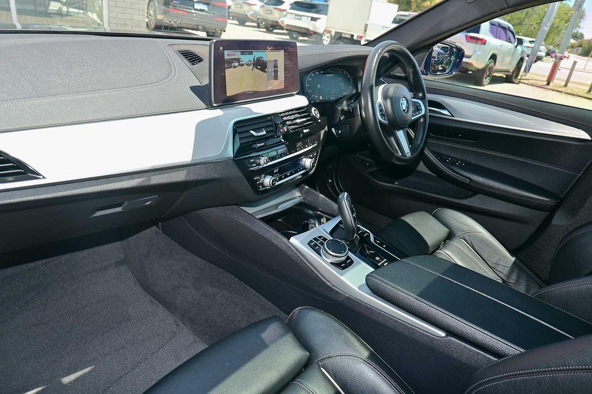 2022 BMW 5 Series M550i xDrive G30 LCI