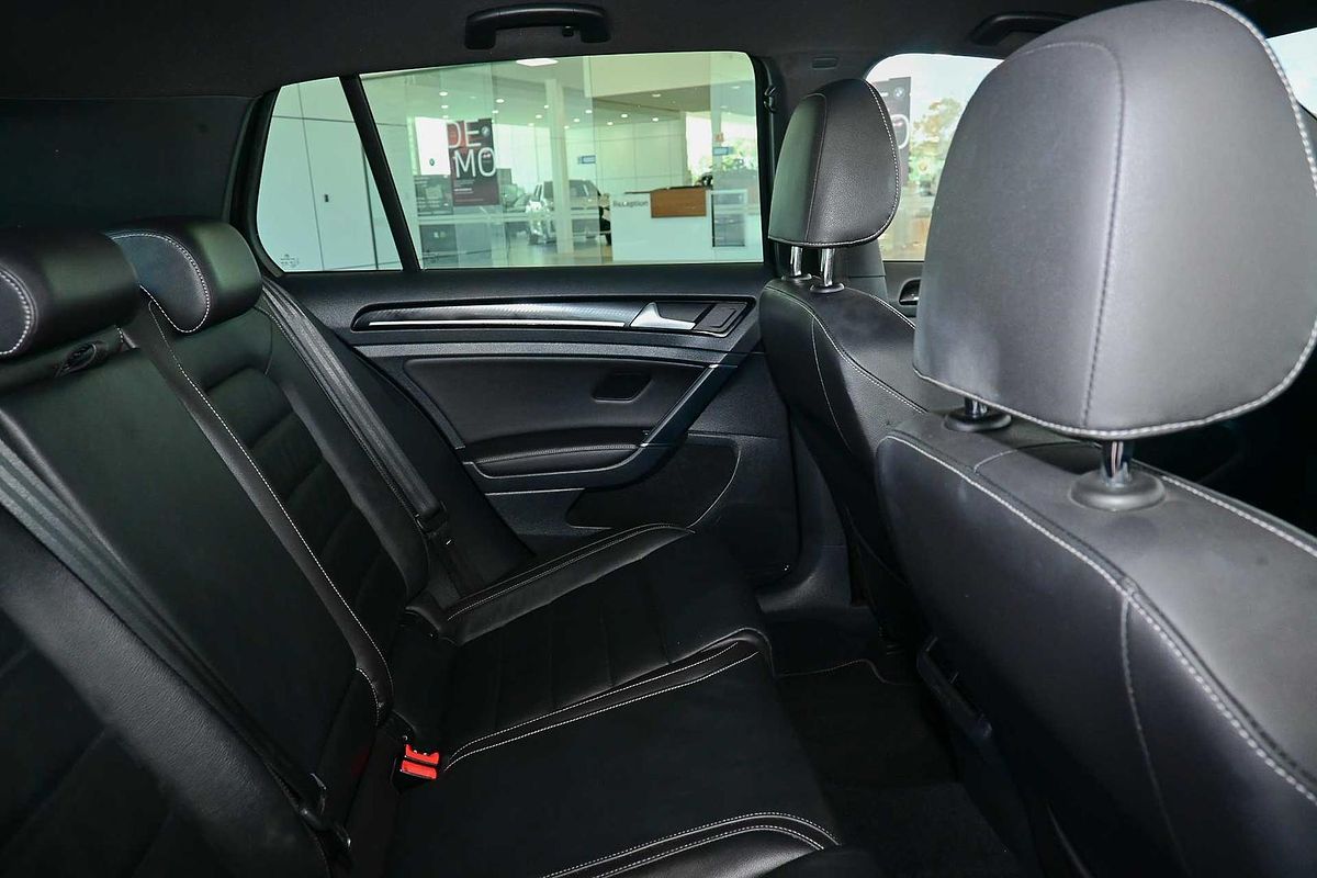 2016 Volkswagen Golf R 7