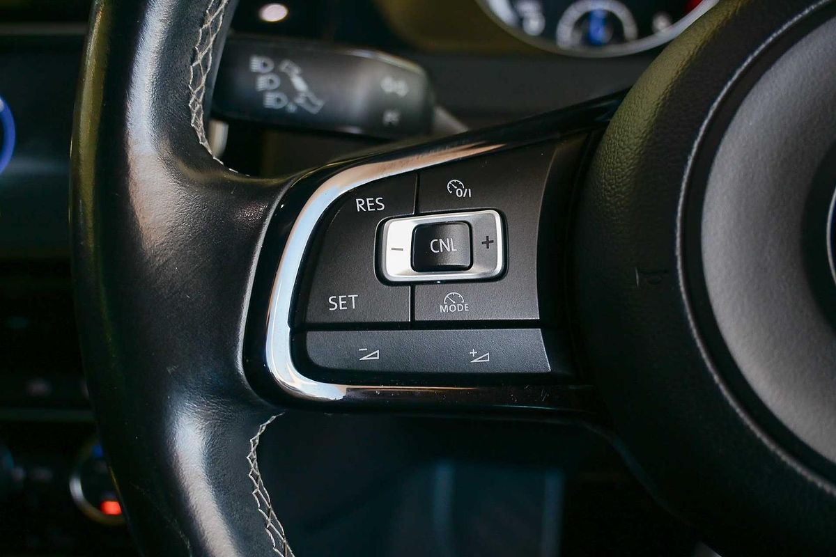 2016 Volkswagen Golf R 7