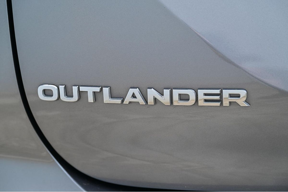 2023 Mitsubishi Outlander PHEV EXCEED 5+2 SEAT (AWD) ZM MY23