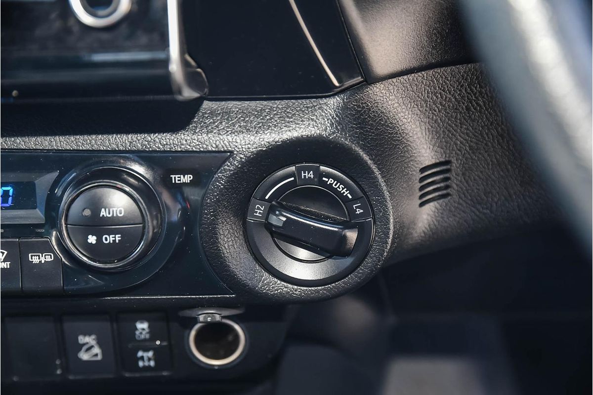 2022 Toyota Hilux SR5 GUN126R 4X4