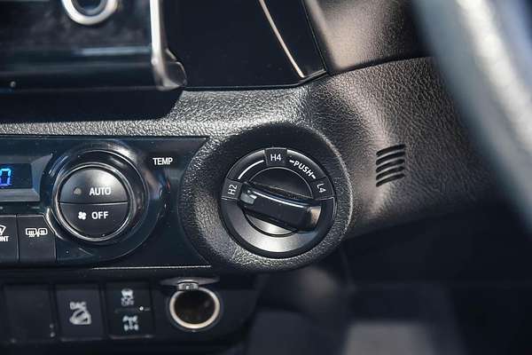 2022 Toyota Hilux SR5 GUN126R 4X4