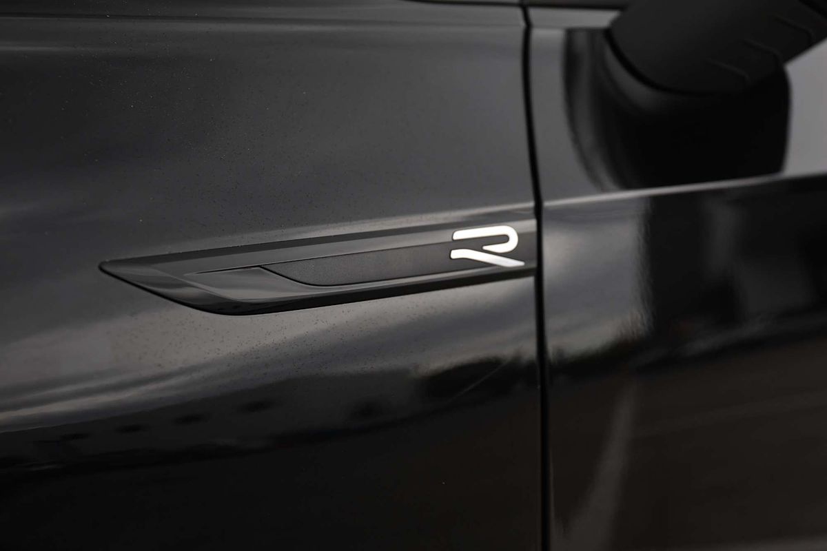 2023 Volkswagen Golf R 8