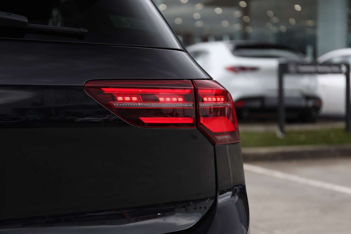 2023 Volkswagen Golf R 8