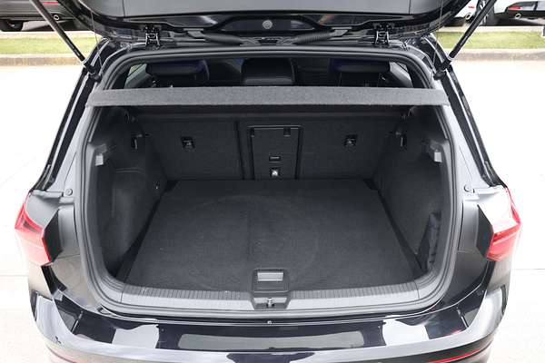 2023 Volkswagen Golf R 8