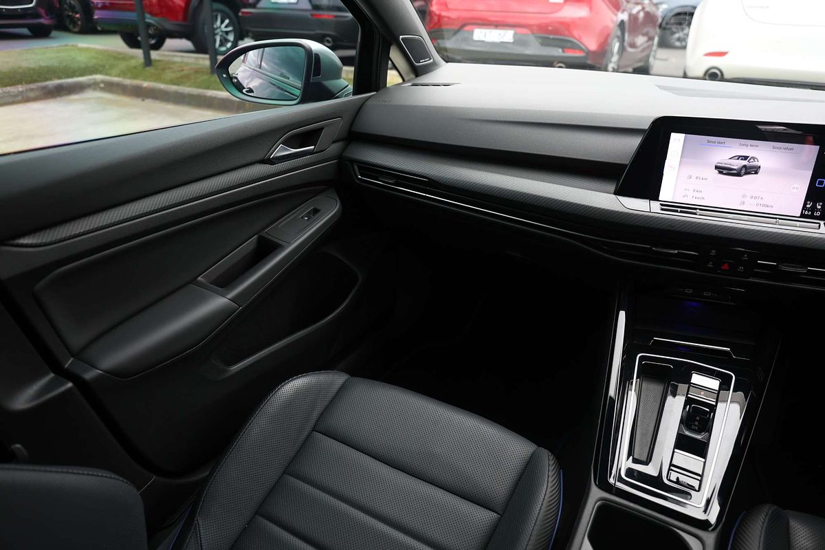 2023 Volkswagen Golf R 8