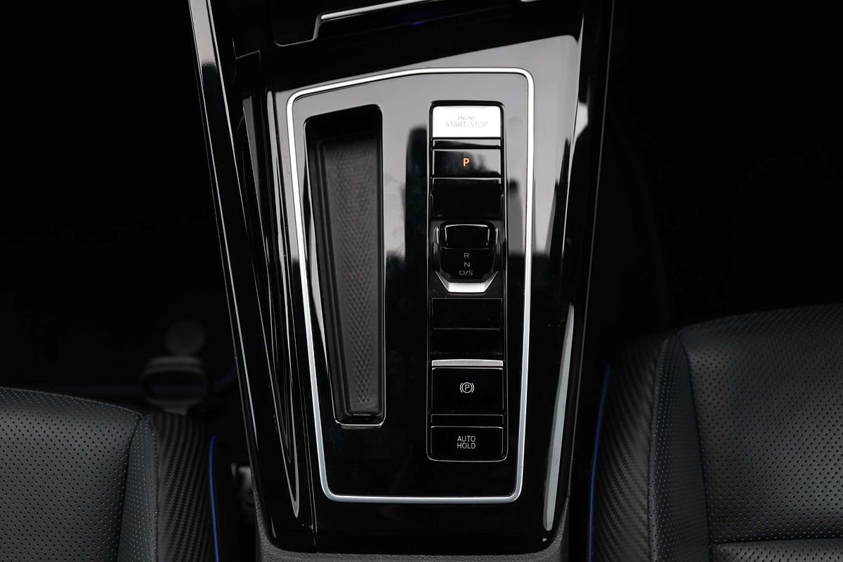 2023 Volkswagen Golf R 8