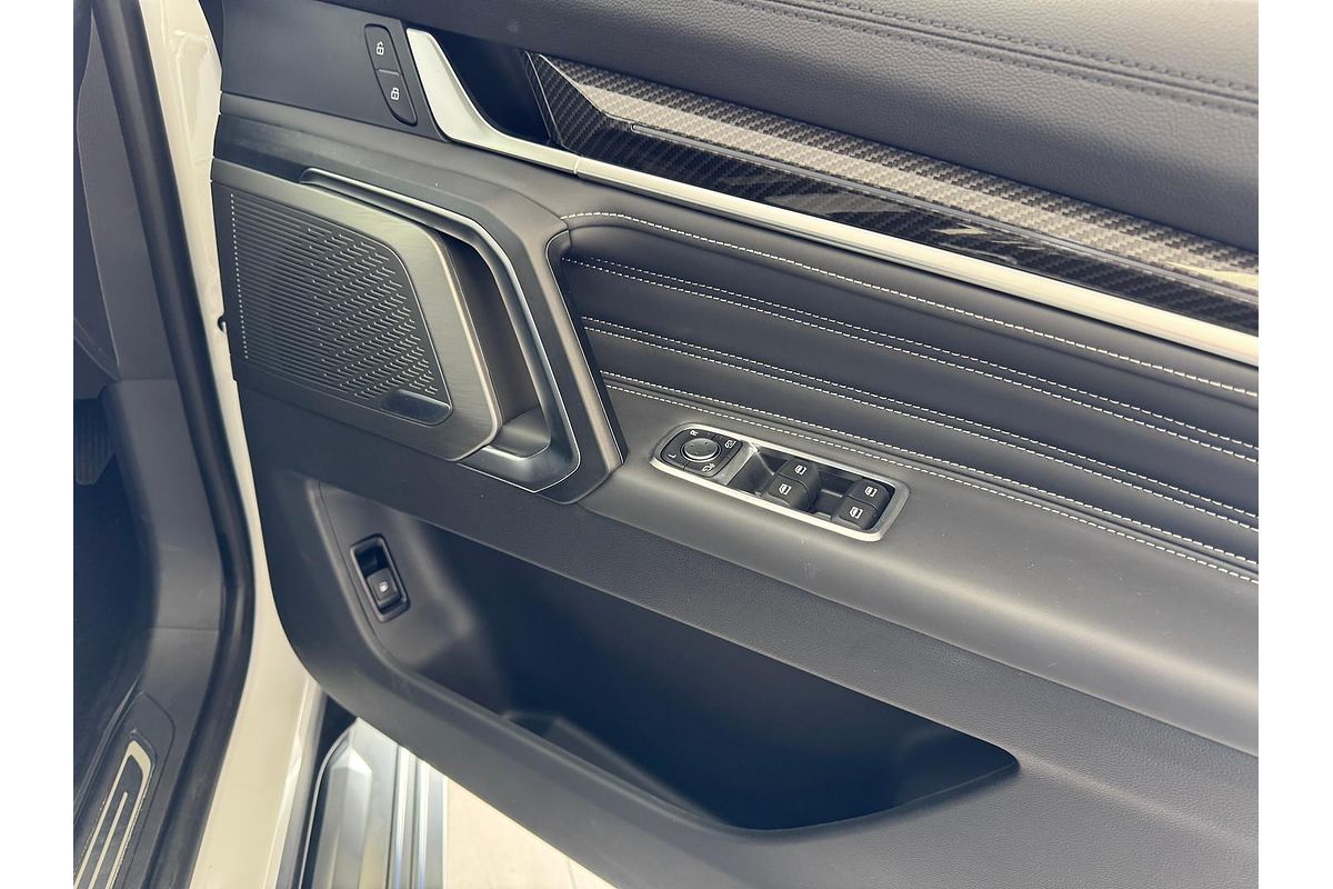 2025 LDV D90 Executive SV9A