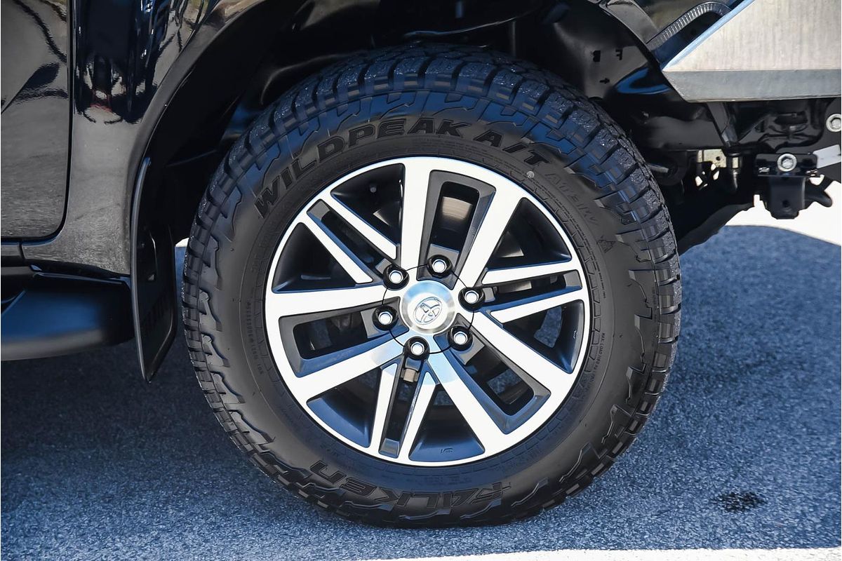 2019 Toyota Hilux SR5 GUN126R