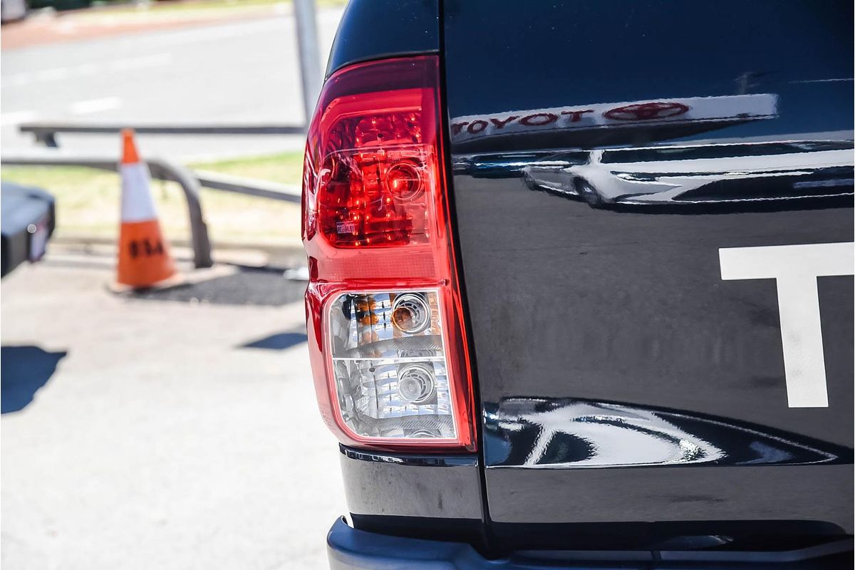 2019 Toyota Hilux SR5 GUN126R