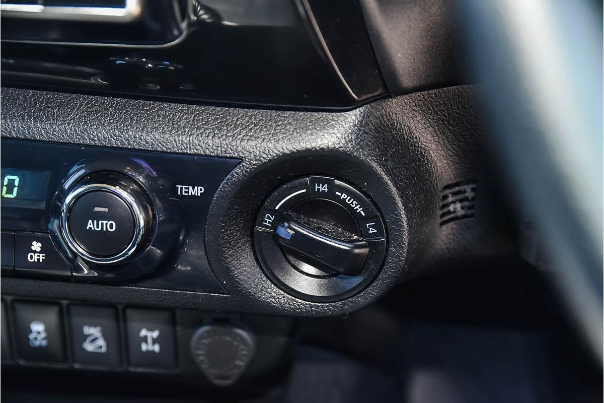 2019 Toyota Hilux SR5 GUN126R