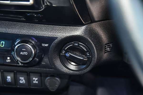 2019 Toyota Hilux SR5 GUN126R