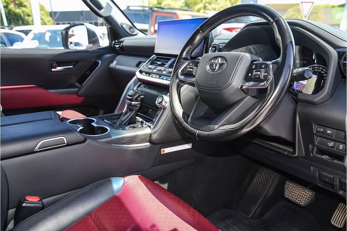 2022 Toyota Landcruiser Sahara ZX FJA300R