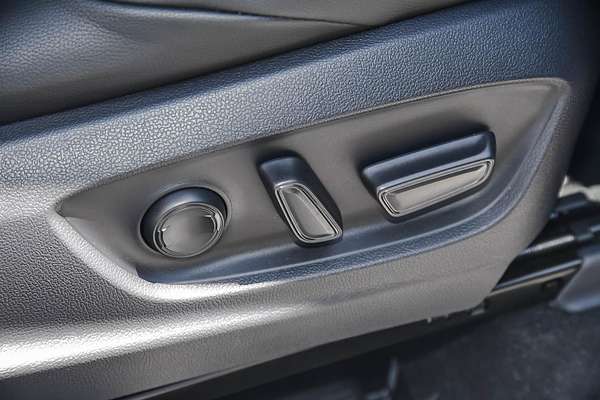 2025 Toyota Corolla Cross Atmos MXGH15R