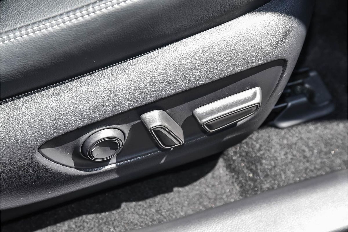 2025 Toyota RAV4 Cruiser AXAH52R