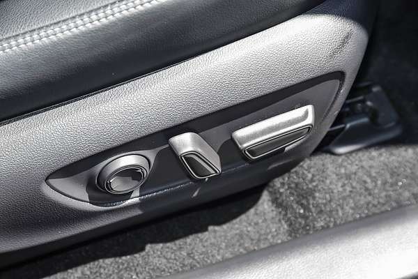 2025 Toyota RAV4 Cruiser AXAH52R