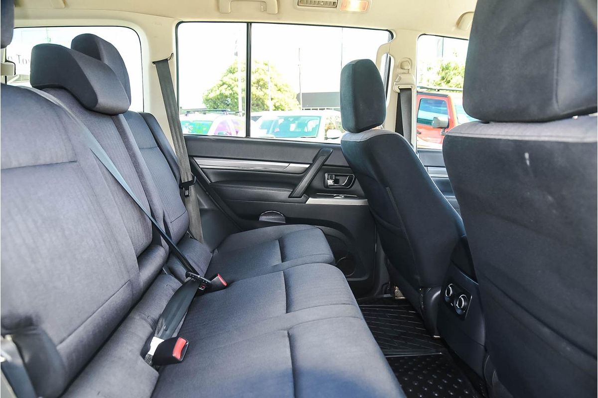 2021 Mitsubishi Pajero GLX NX