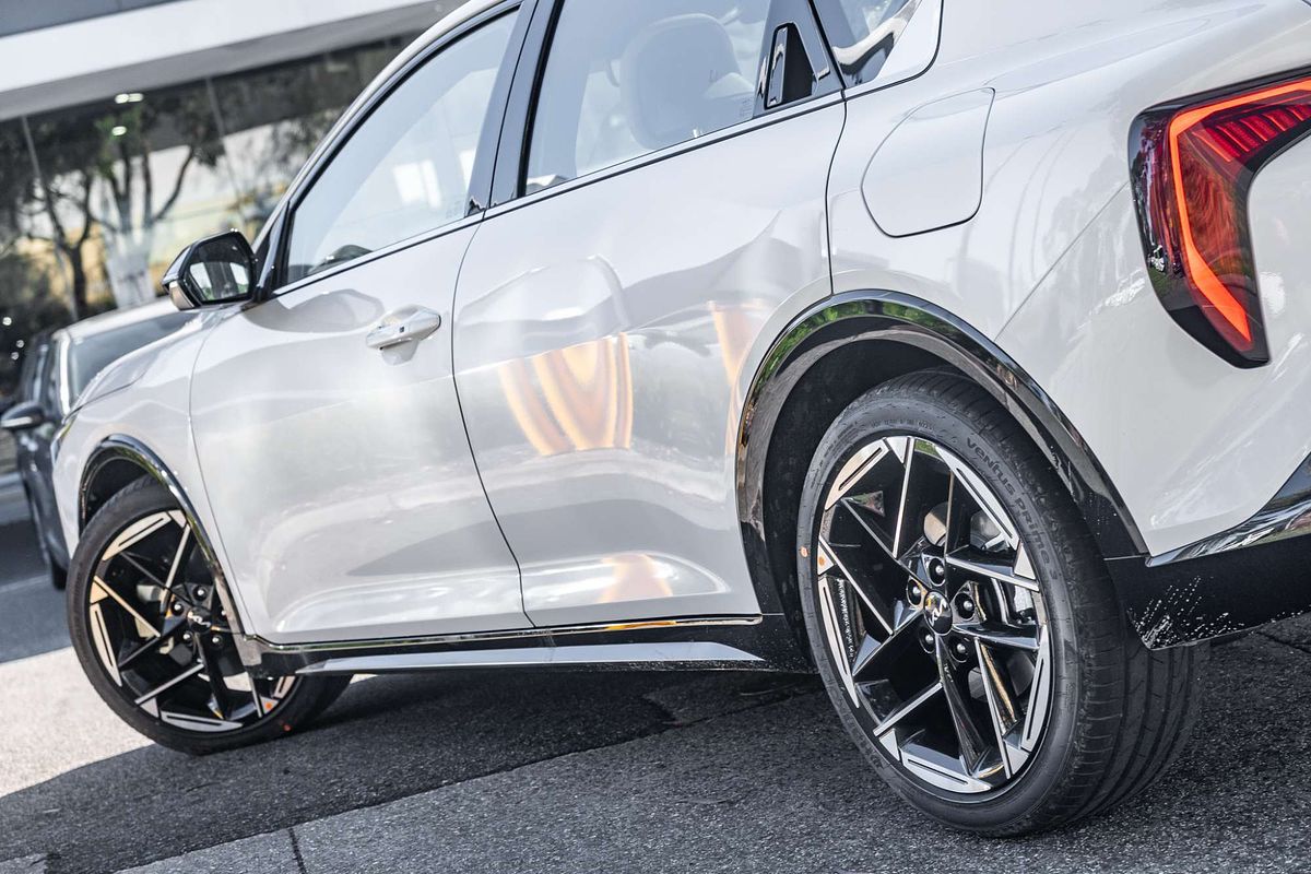 2025 Kia K4 GT-Line CL4m