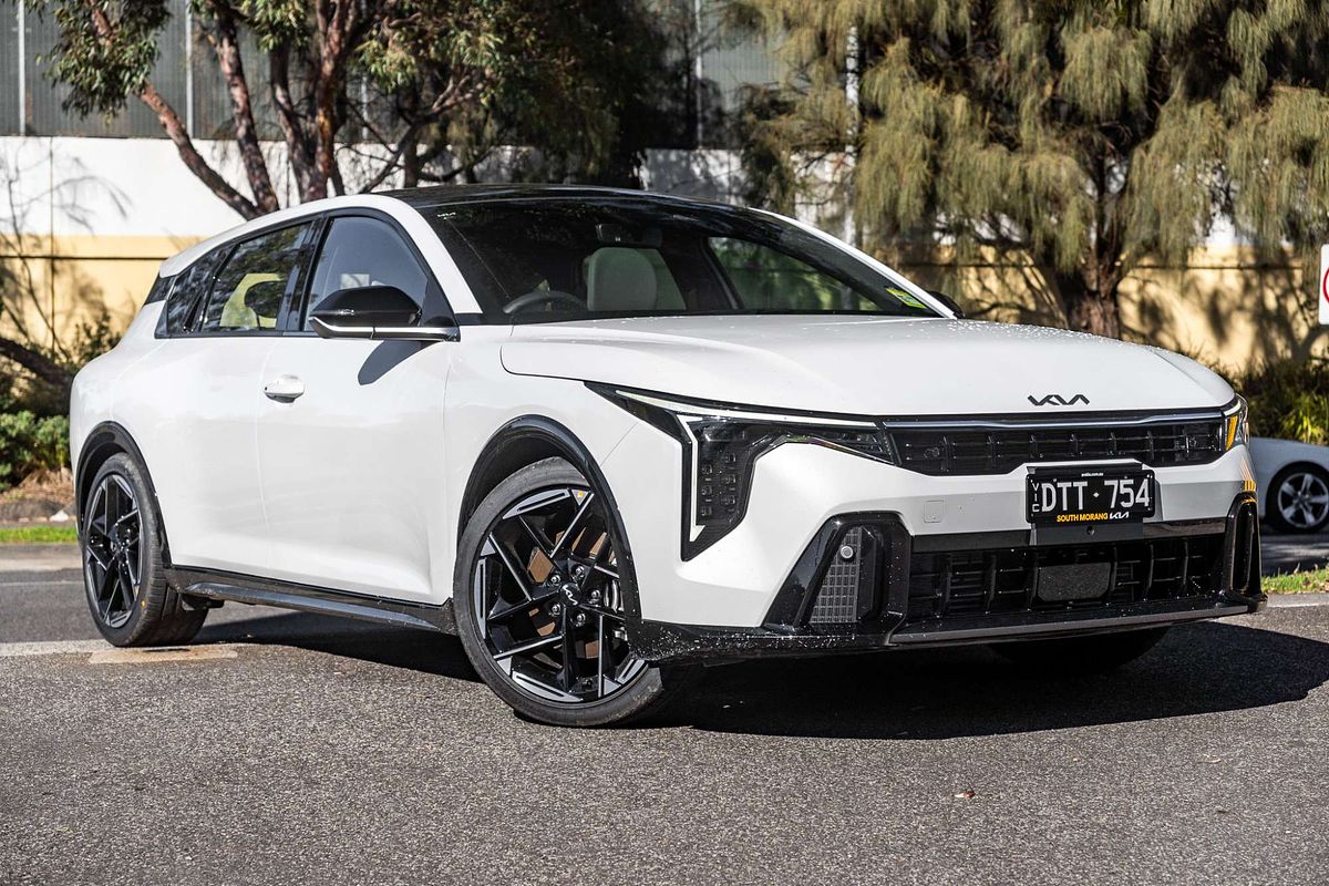 2025 Kia K4 GT-Line CL4m