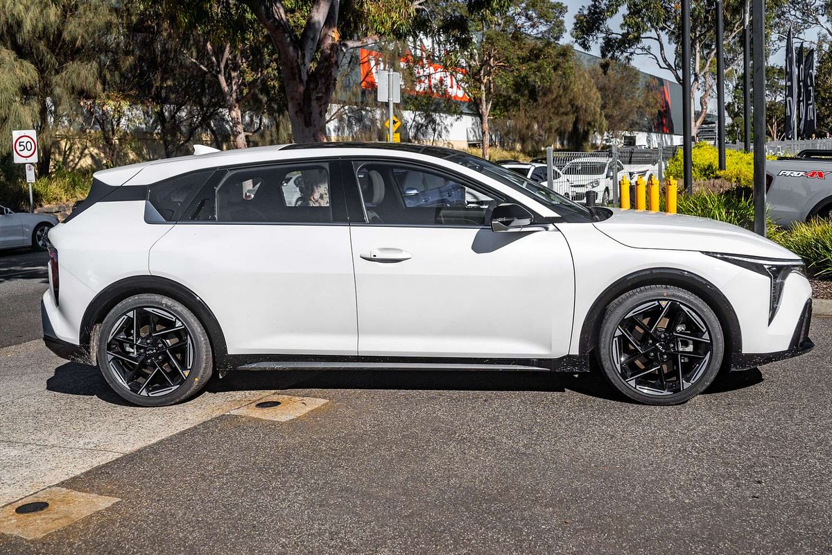 2025 Kia K4 GT-Line CL4m