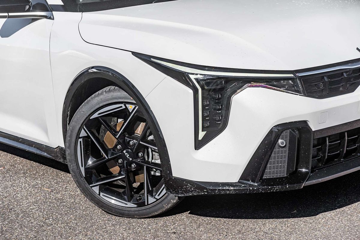 2025 Kia K4 GT-Line CL4m