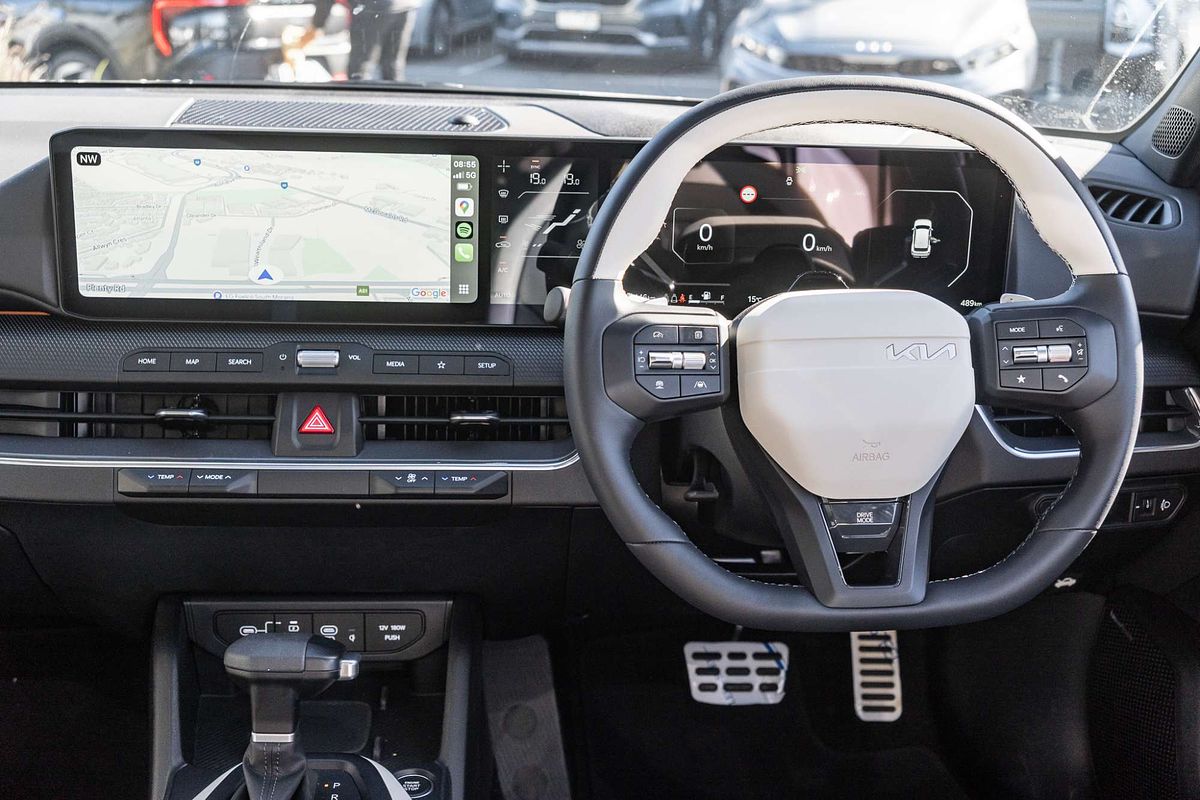 2025 Kia K4 GT-Line CL4m