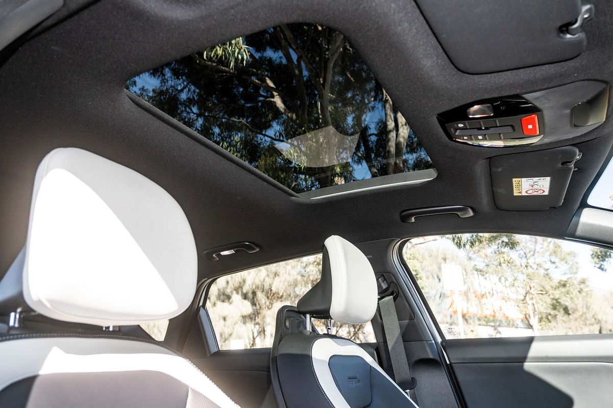 2025 Kia K4 GT-Line CL4m