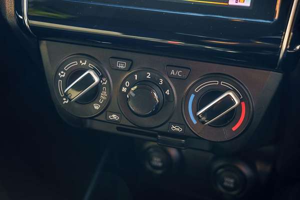 2017 Suzuki Swift GL Navigator Safety Pack AZ