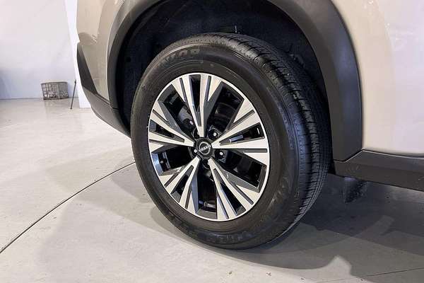 2023 Nissan X-TRAIL ST-L T33