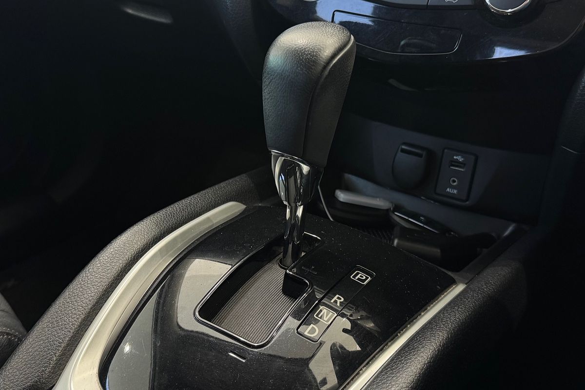 2014 Nissan X-TRAIL ST-L (FWD) T32