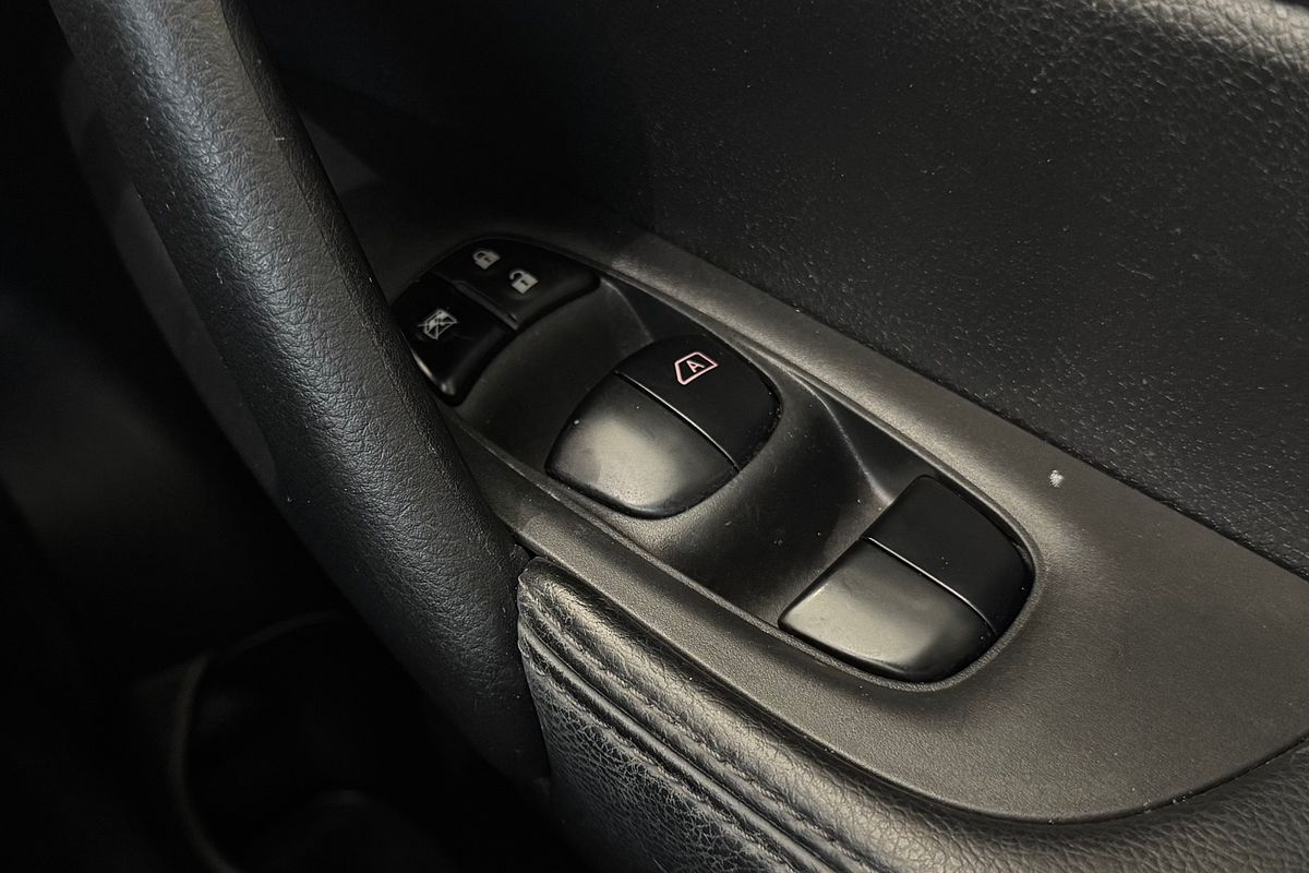 2014 Nissan X-TRAIL ST-L (FWD) T32