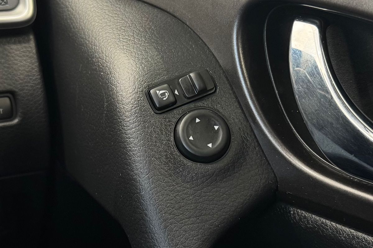 2014 Nissan X-TRAIL ST-L (FWD) T32