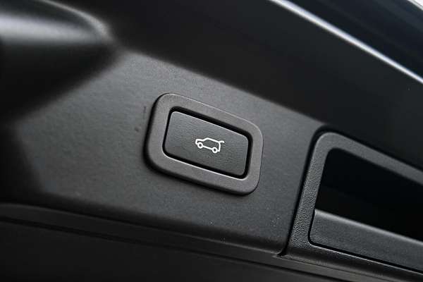 2017 Land Rover Range Rover Velar D240 S L560