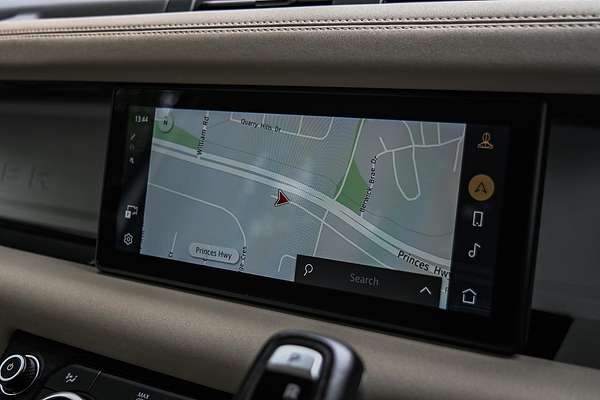 2020 Land Rover Defender 110 D240 SE L663