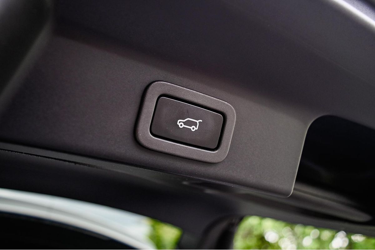 2022 Jaguar F-PACE SVR X761