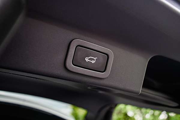 2022 Jaguar F-PACE SVR X761