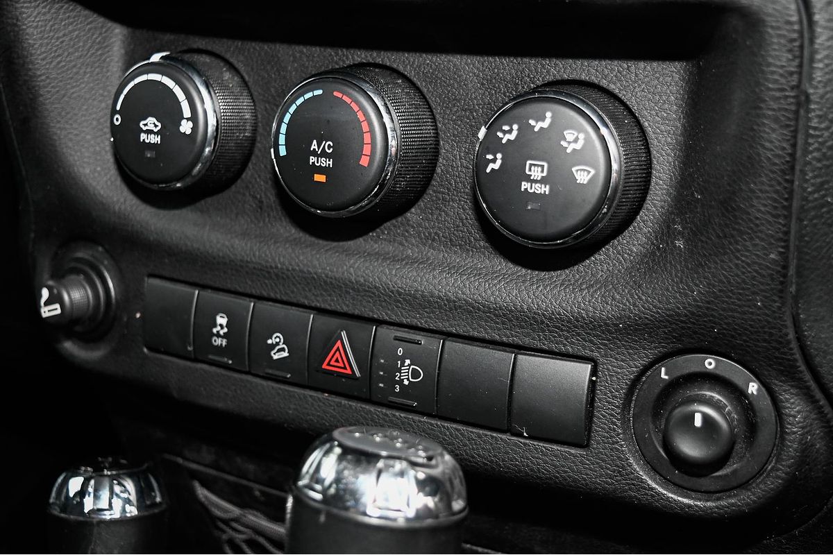 2011 Jeep Wrangler Unlimited Sport JK