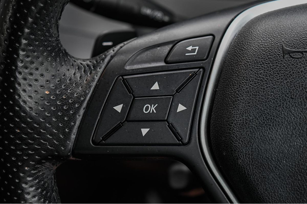 2013 Mercedes-Benz E-Class E250 BlueEFFICIENCY Elegance C207