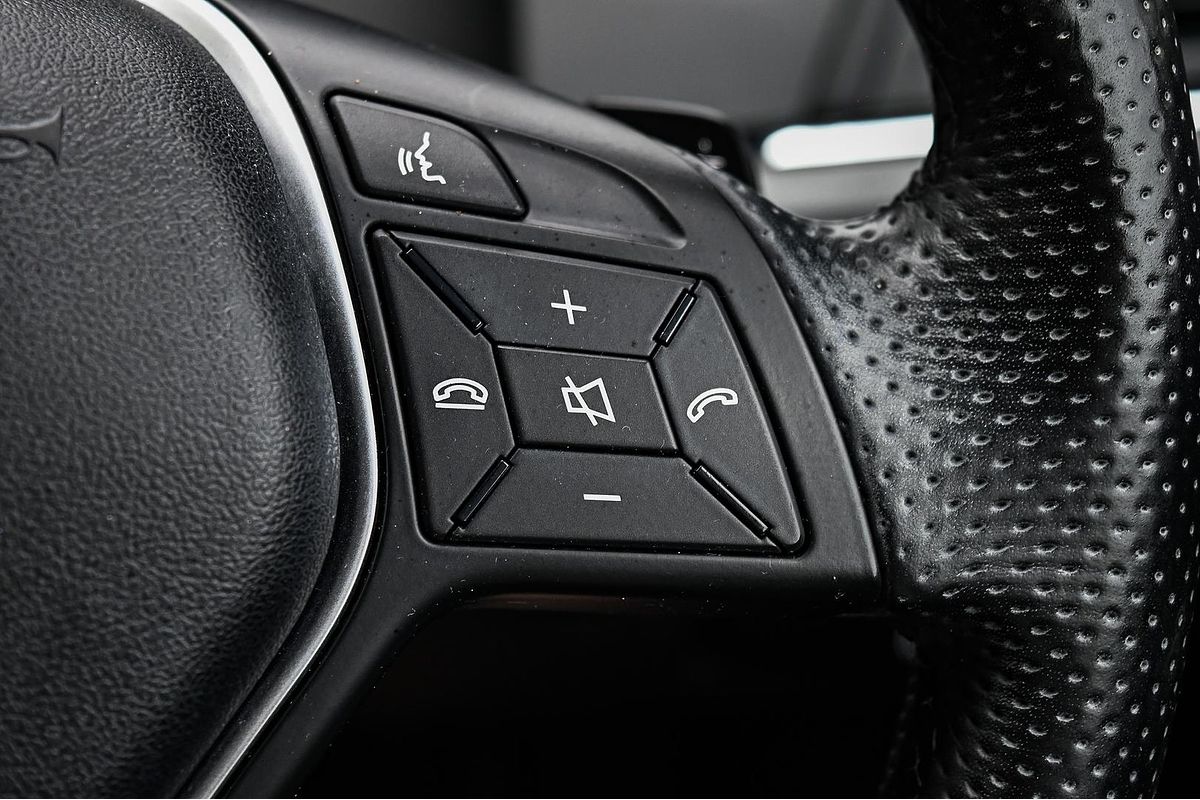 2013 Mercedes-Benz E-Class E250 BlueEFFICIENCY Elegance C207