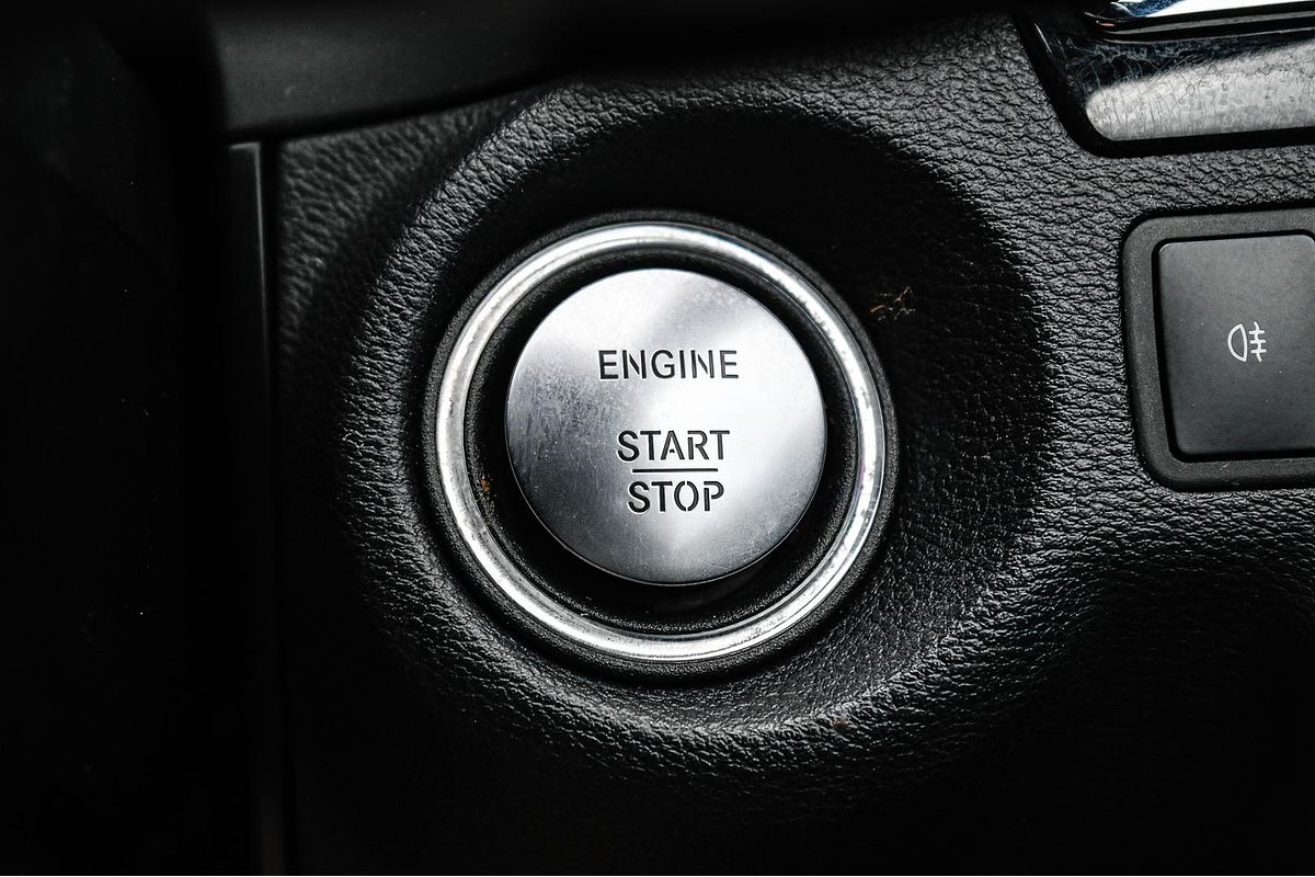 2013 Mercedes-Benz E-Class E250 BlueEFFICIENCY Elegance C207