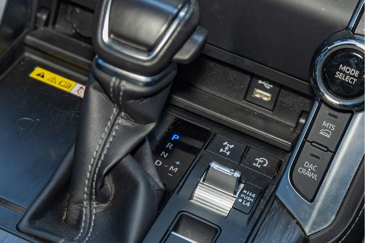 2022 Toyota Landcruiser Sahara ZX FJA300R