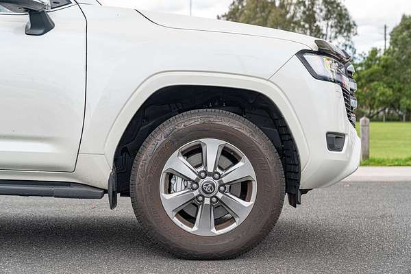 2024 Toyota Landcruiser Sahara FJA300R