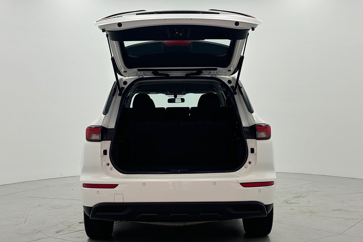 2022 Mitsubishi Outlander ES ZM