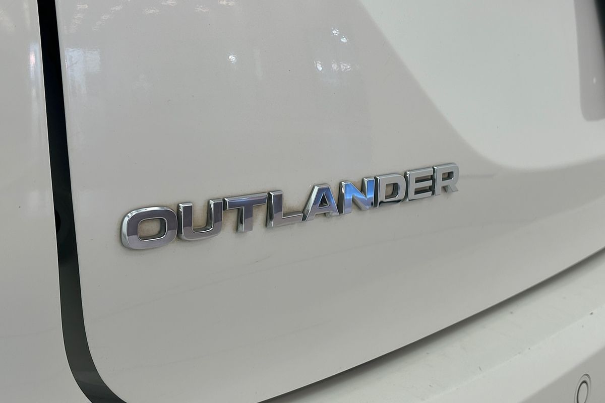 2022 Mitsubishi Outlander ES ZM